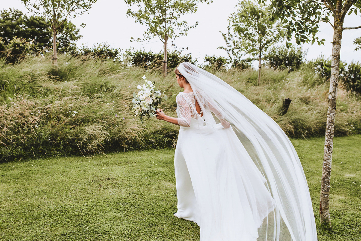 Chrissie wore a Stephanie Allin gown for her wedding at Cripps Barn in the Cotswolds. Photography by Frankee Victoria. Chrissie wore a Stephanie Allin gown for her wedding at Cripps Barn in the Cotswolds. Photography by Frankee Victoria.