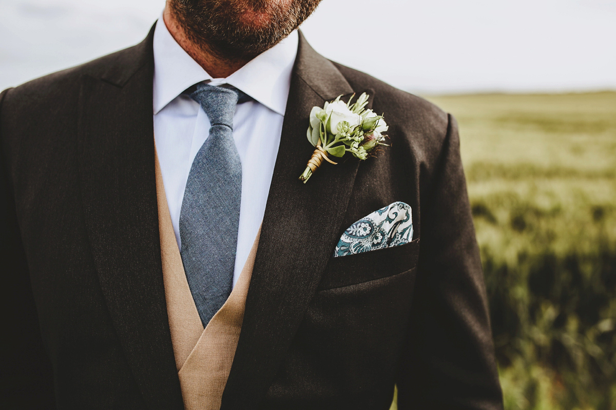 Chrissie wore a Stephanie Allin gown for her wedding at Cripps Barn in the Cotswolds. Photography by Frankee Victoria. Chrissie wore a Stephanie Allin gown for her wedding at Cripps Barn in the Cotswolds. Photography by Frankee Victoria.