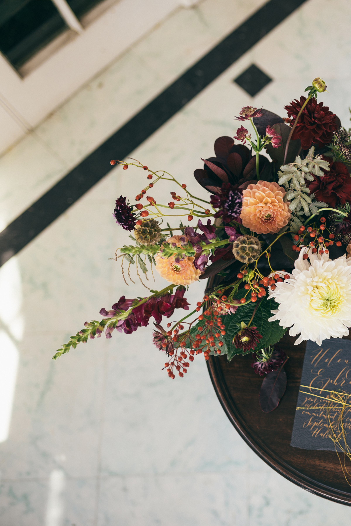 A nature and autumn inspired editorial for the free spirited and creative bride. Calligraphy by Moon & Tide. Captured by Bickerstaff Photograpy.
