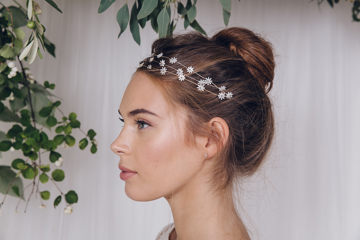 look-15-daisy-headbands-one-each-in-gold-silver-and-rose-gold-styled-together-6