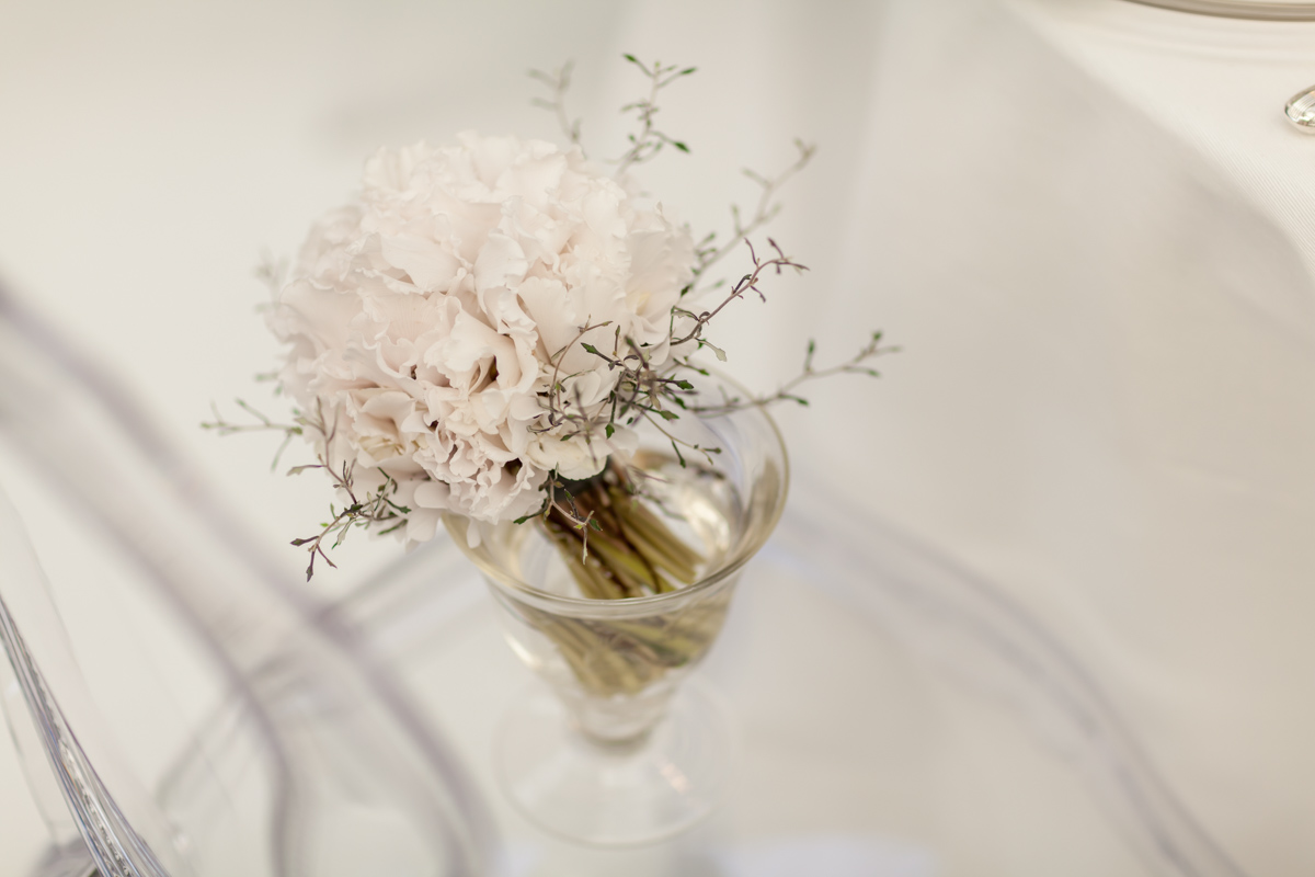 An all-white floral fairytale by Zita Elze - award winning wedding florist
