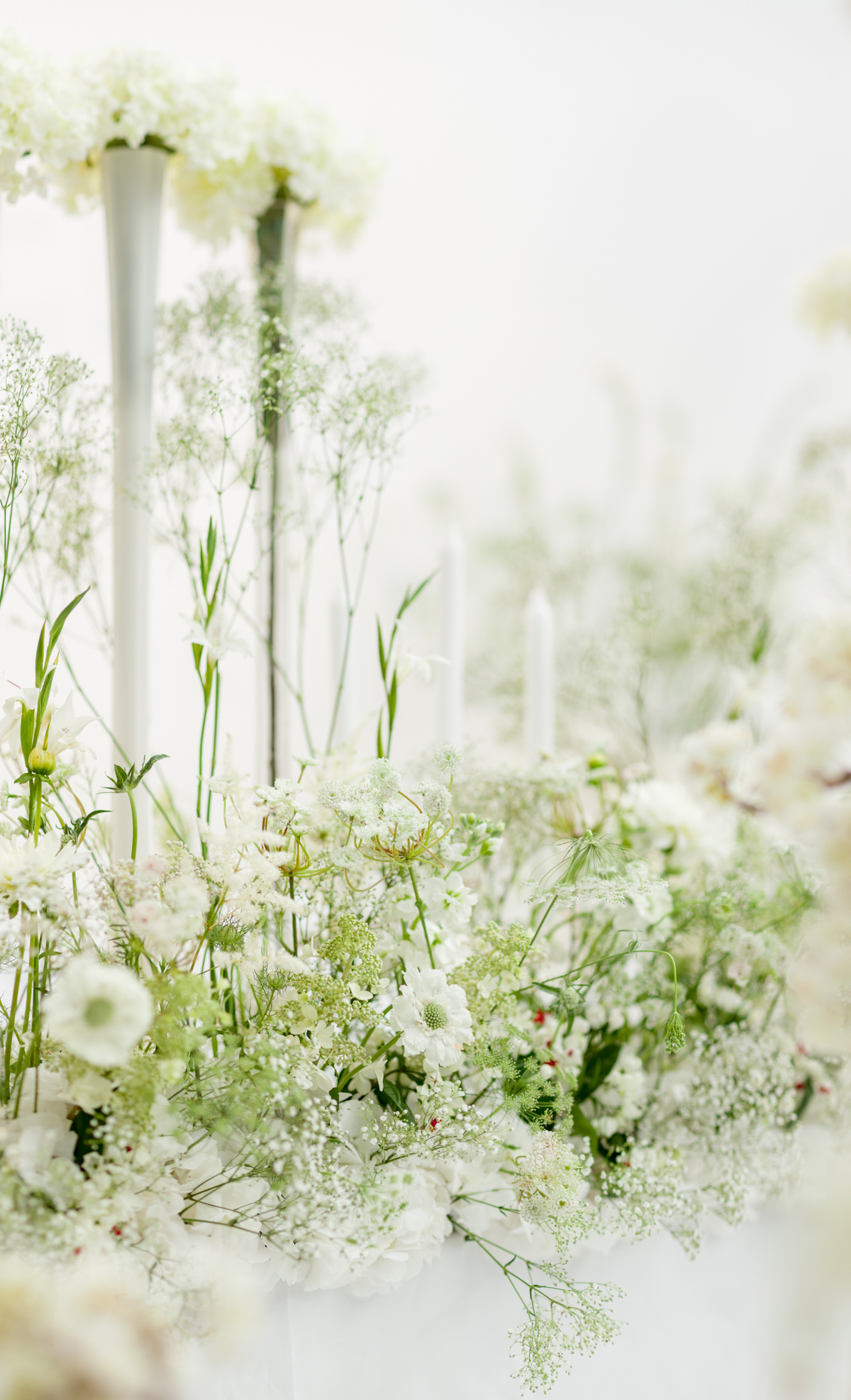 An all-white floral fairytale by Zita Elze - award winning wedding florist