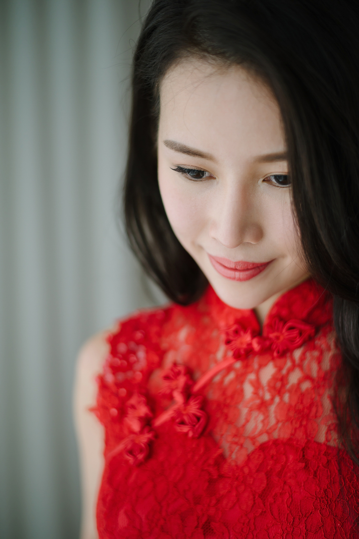 Hong Kiu wore a Jenny Yoo gown and BHLDN tulle skirt for her romantic and elegant wedding in Thailand. The day was planned by 'The Wedding Bliss Thailand'.