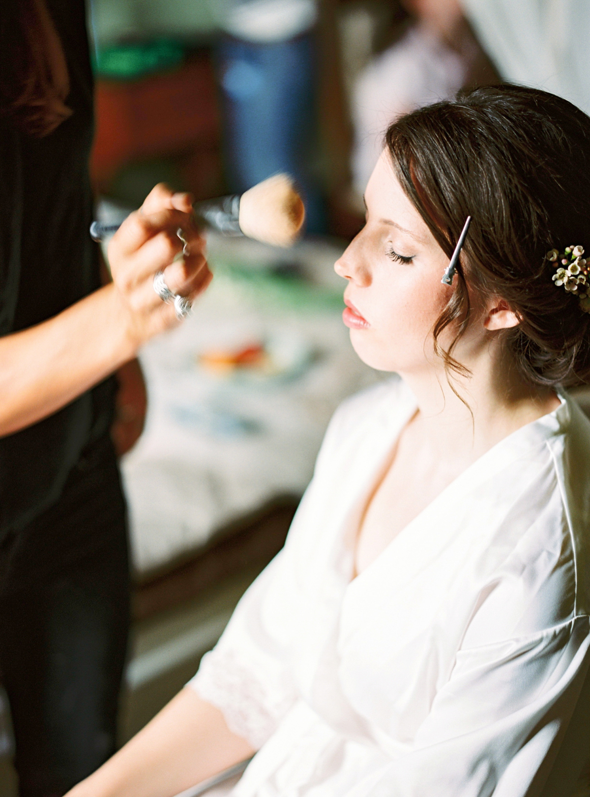 Our Lovettes member and bride Kate wore a 1950's inspired short gown for her wedding in the rural Italian countryside. Photography by Gert Huygaerts.