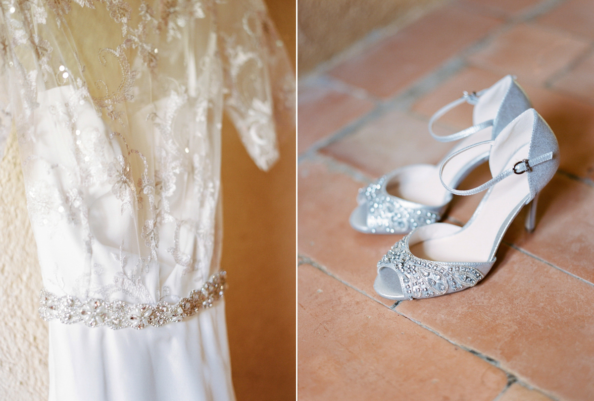 Our Lovettes member and bride Kate wore a 1950's inspired short gown for her wedding in the rural Italian countryside. Photography by Gert Huygaerts.