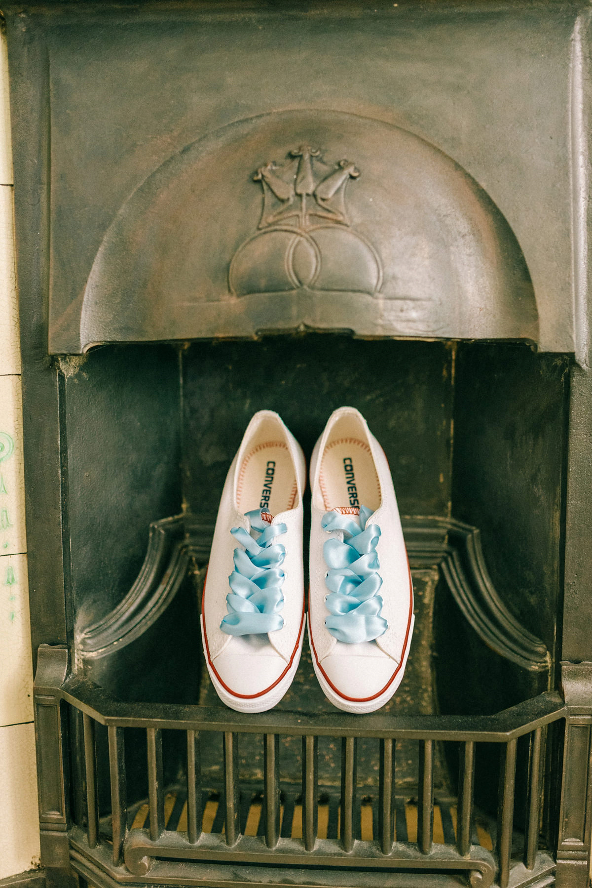 A pretty pastel toned and homemade Spring wedding at Alnwick Treehouse. Photography by Sarah-Jane Ethan.