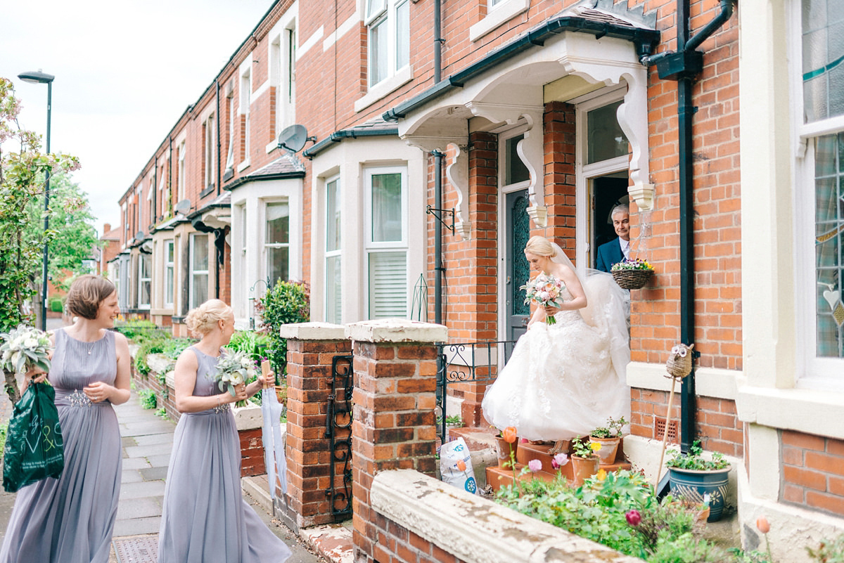 A pretty pastel toned and homemade Spring wedding at Alnwick Treehouse. Photography by Sarah-Jane Ethan.