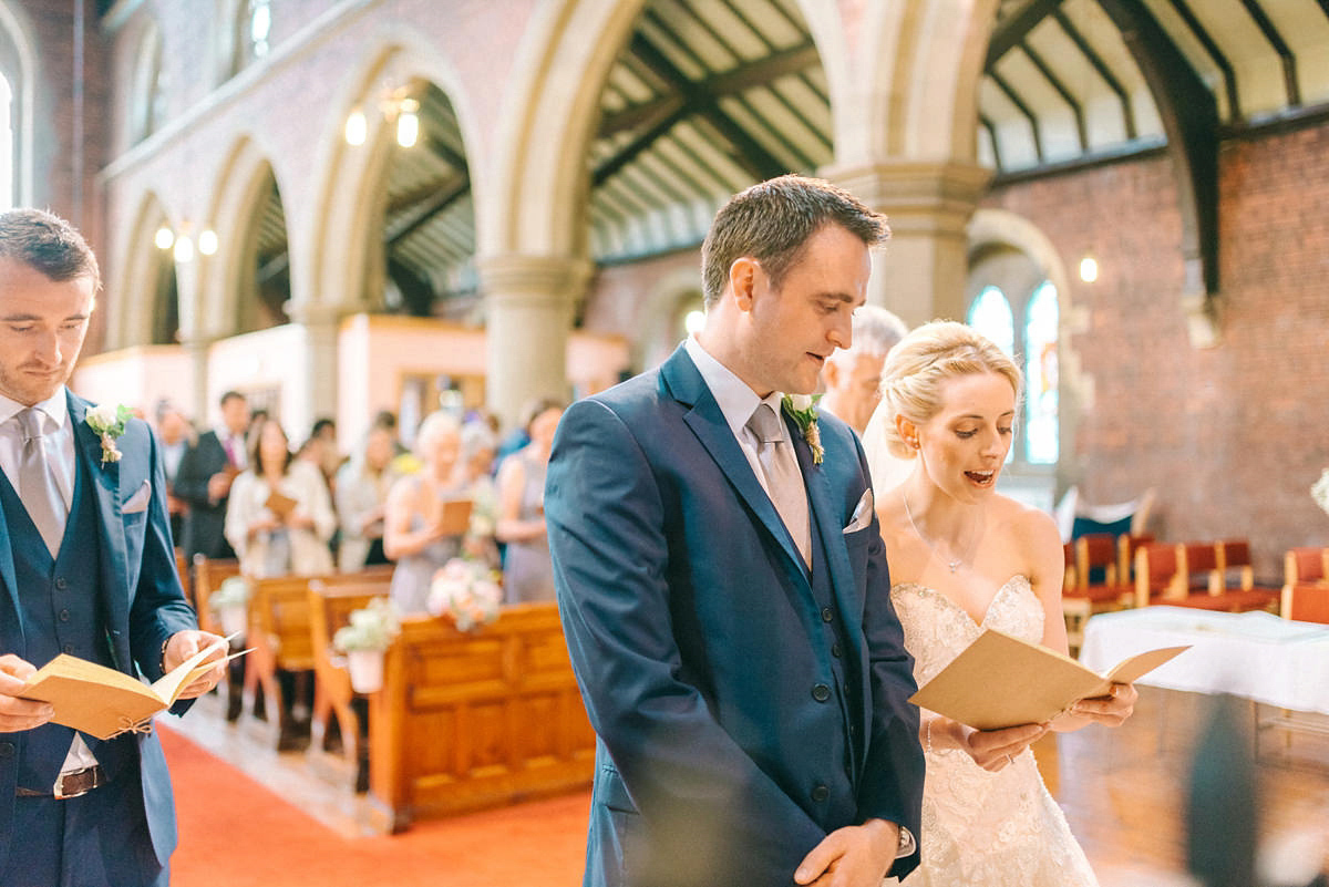 A pretty pastel toned and homemade Spring wedding at Alnwick Treehouse. Photography by Sarah-Jane Ethan.