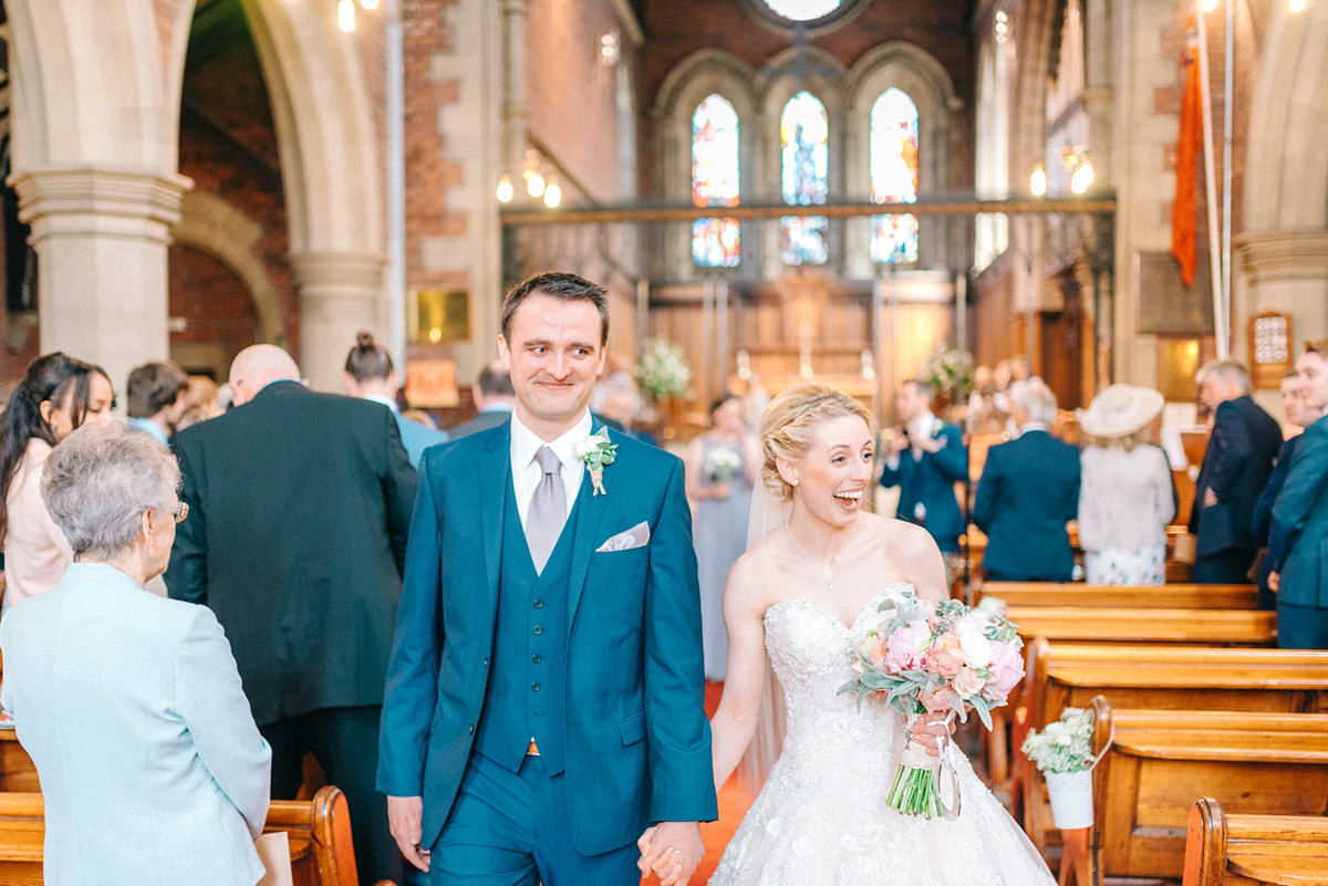 A pretty pastel toned and homemade Spring wedding at Alnwick Treehouse. Photography by Sarah-Jane Ethan.