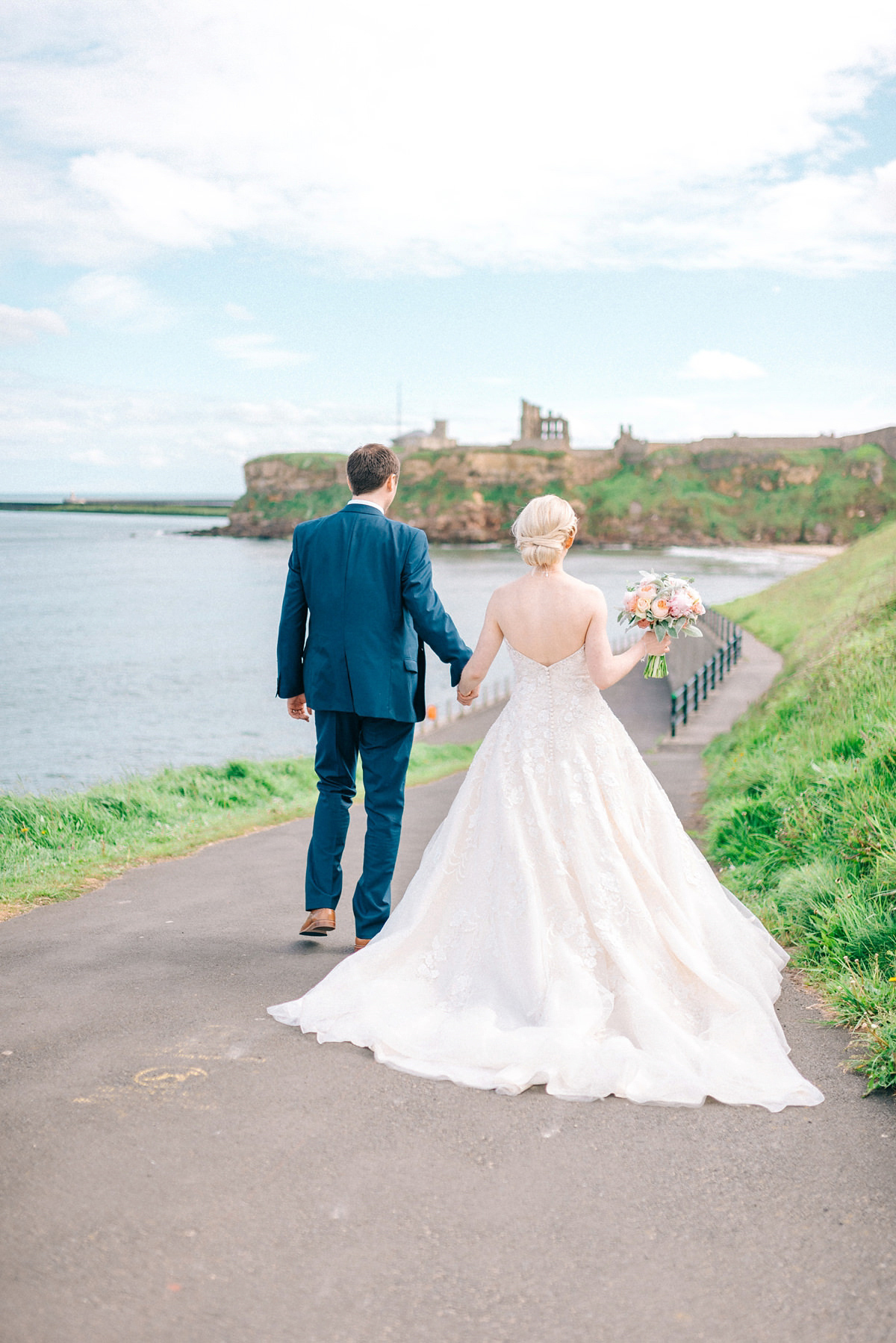 A pretty pastel toned and homemade Spring wedding at Alnwick Treehouse. Photography by Sarah-Jane Ethan.