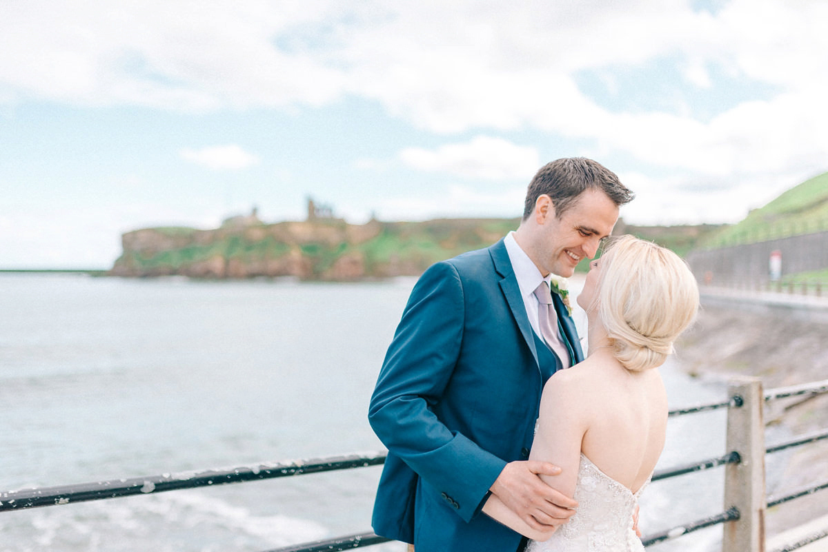 A pretty pastel toned and homemade Spring wedding at Alnwick Treehouse. Photography by Sarah-Jane Ethan.