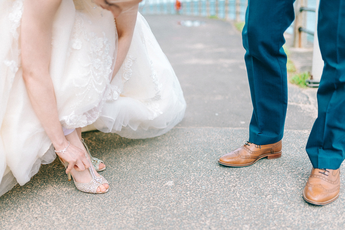 A pretty pastel toned and homemade Spring wedding at Alnwick Treehouse. Photography by Sarah-Jane Ethan.