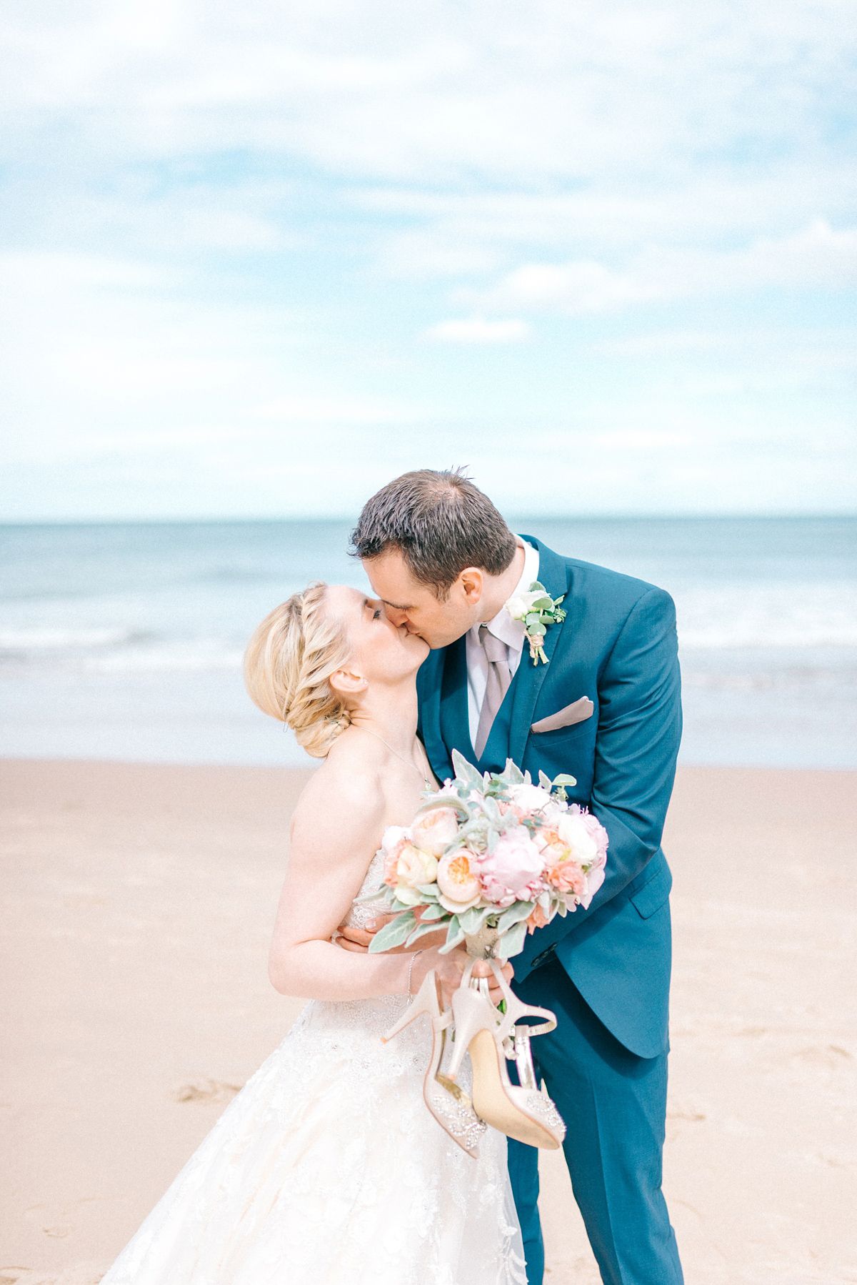 A pretty pastel toned and homemade Spring wedding at Alnwick Treehouse. Photography by Sarah-Jane Ethan.