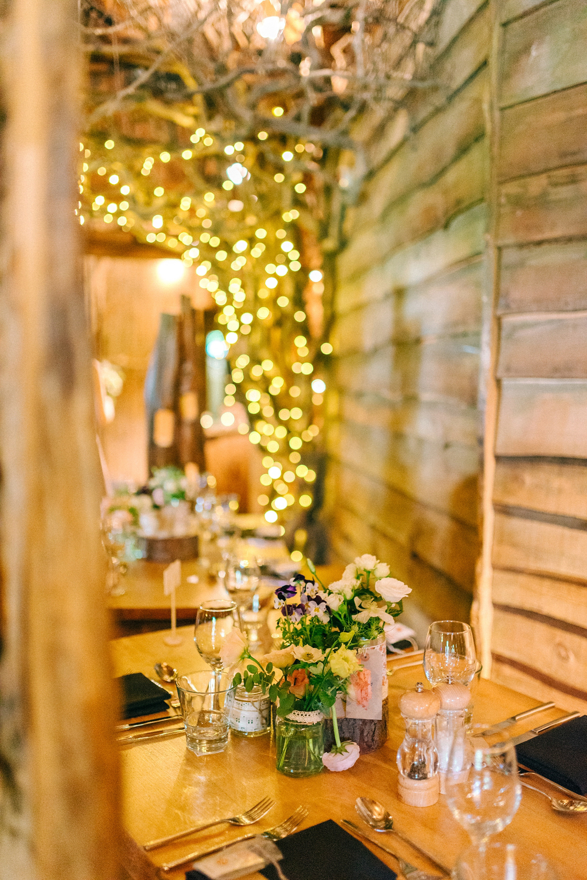 A pretty pastel toned and homemade Spring wedding at Alnwick Treehouse. Photography by Sarah-Jane Ethan.