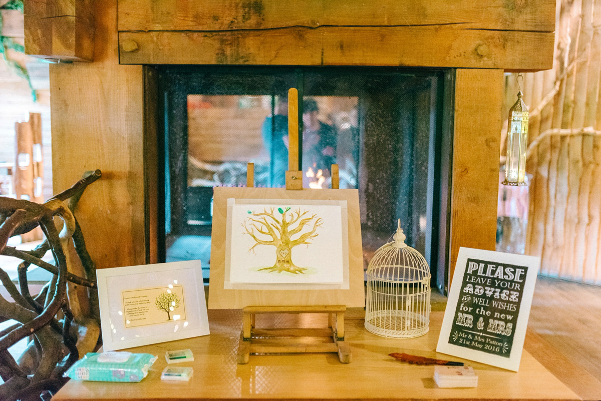 A pretty pastel toned and homemade Spring wedding at Alnwick Treehouse. Photography by Sarah-Jane Ethan.