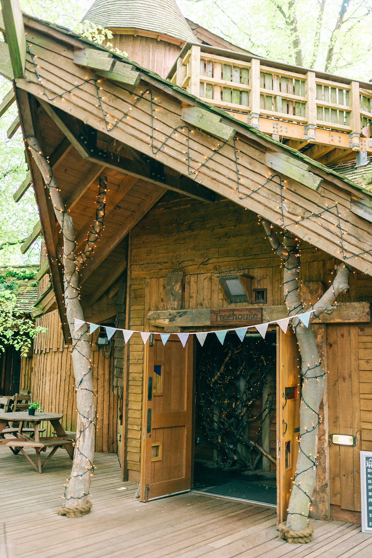 A pretty pastel toned and homemade Spring wedding at Alnwick Treehouse. Photography by Sarah-Jane Ethan.