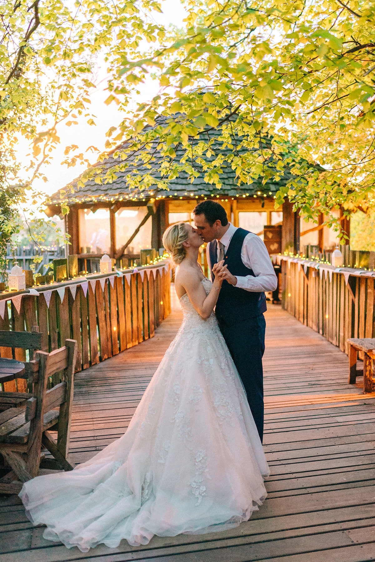 A pretty pastel toned and homemade Spring wedding at Alnwick Treehouse. Photography by Sarah-Jane Ethan.