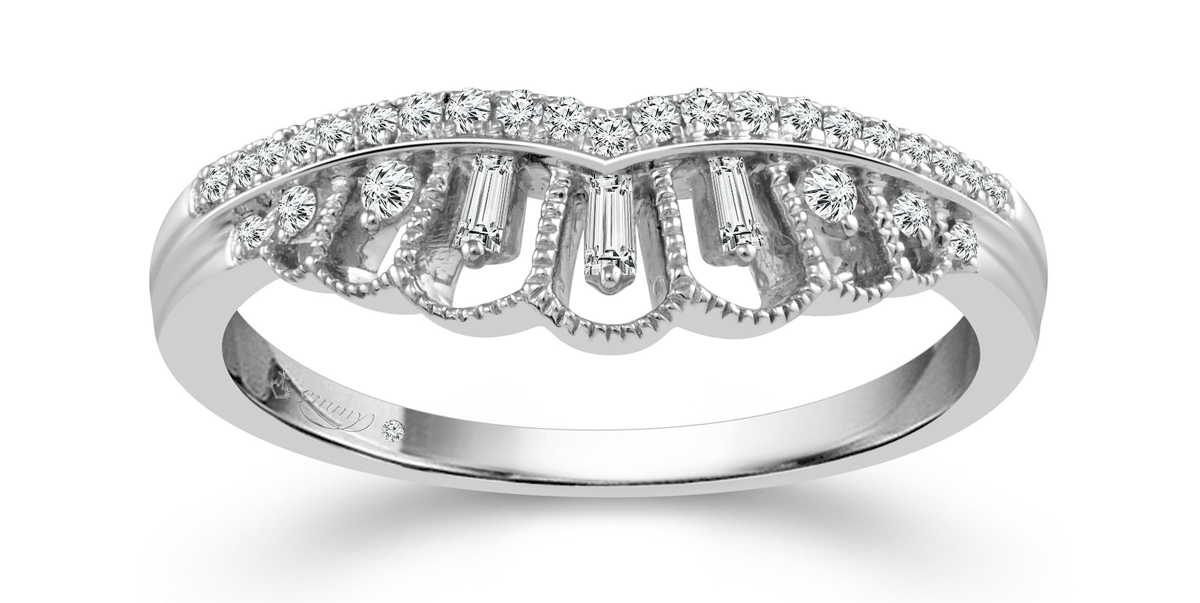 Emmy London Platinum 1/8 Carat Diamond Ring