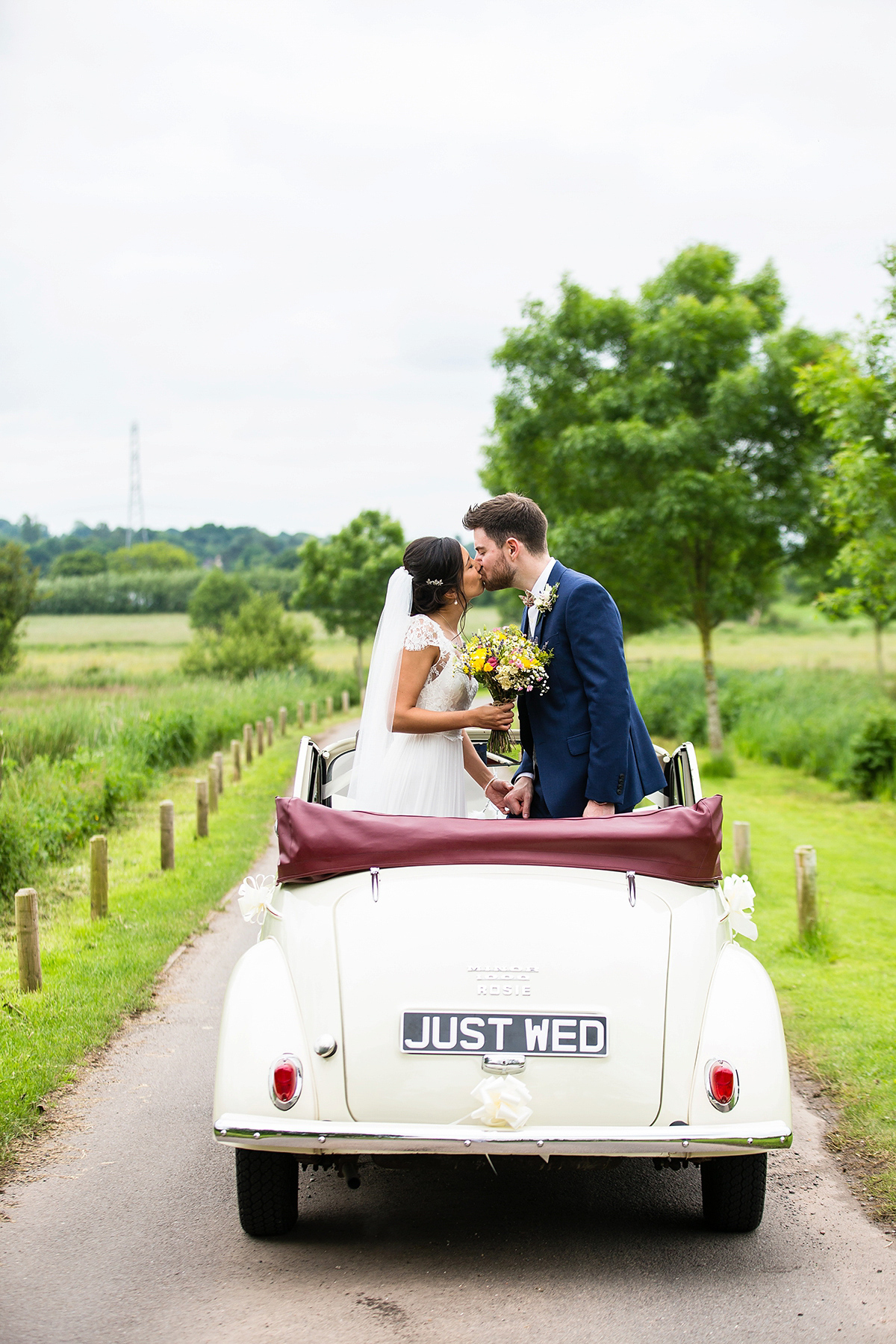 wpid463755 dana bolton country barn wedding 24