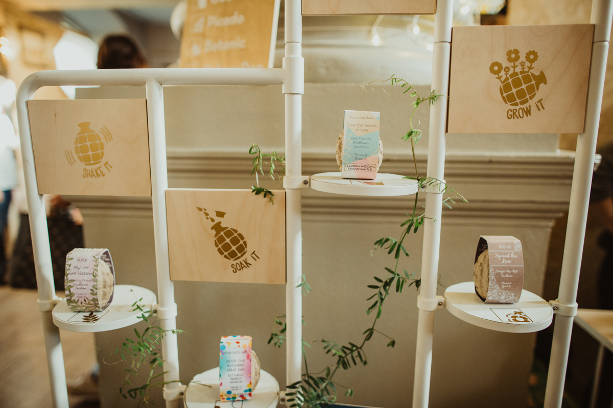 0P8A2650twc wedding fair