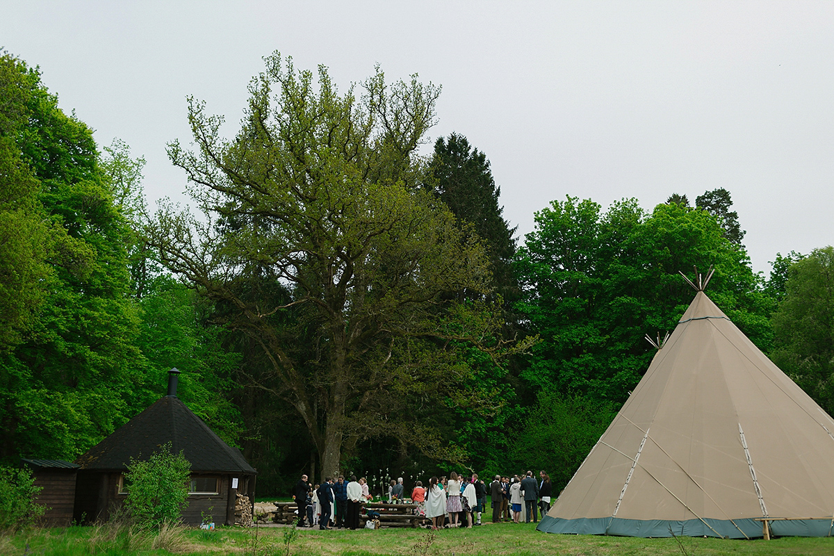 belle and bunty humanist outdoor wedding 47 1