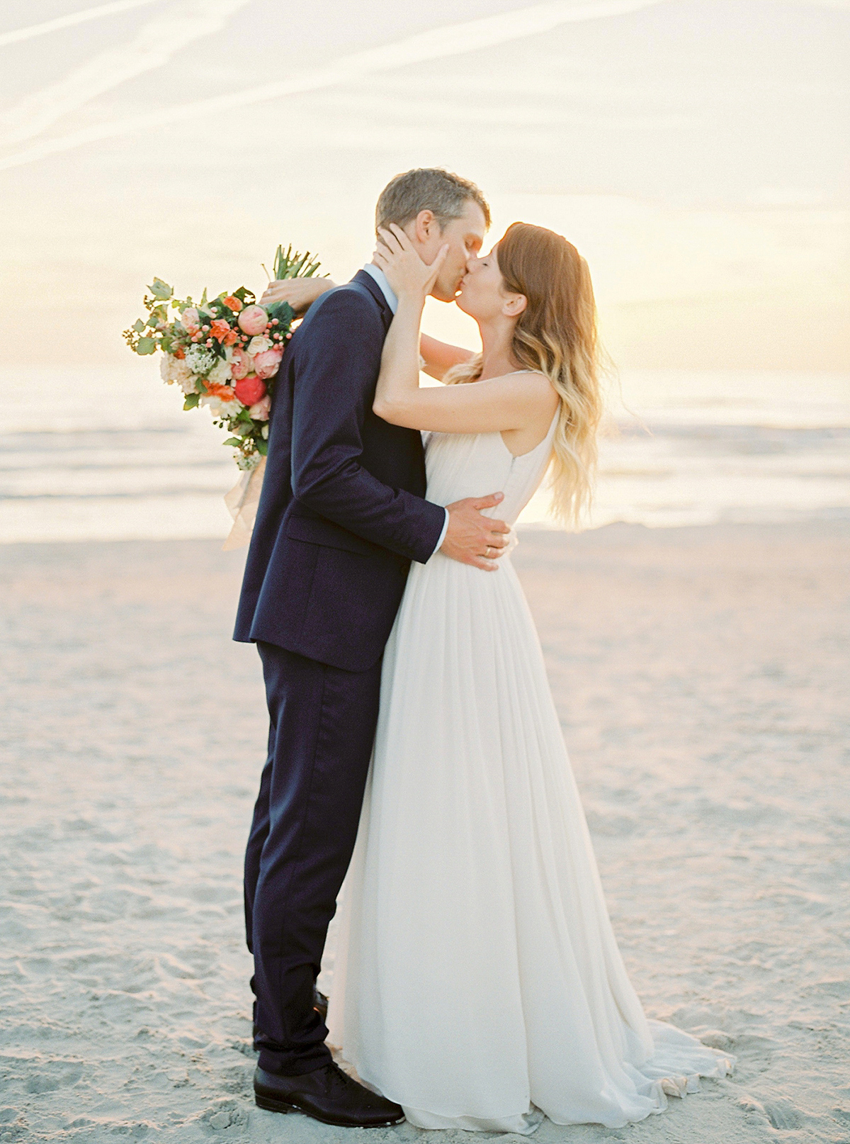 natural elegant barefoot bride latvia beach 40 1