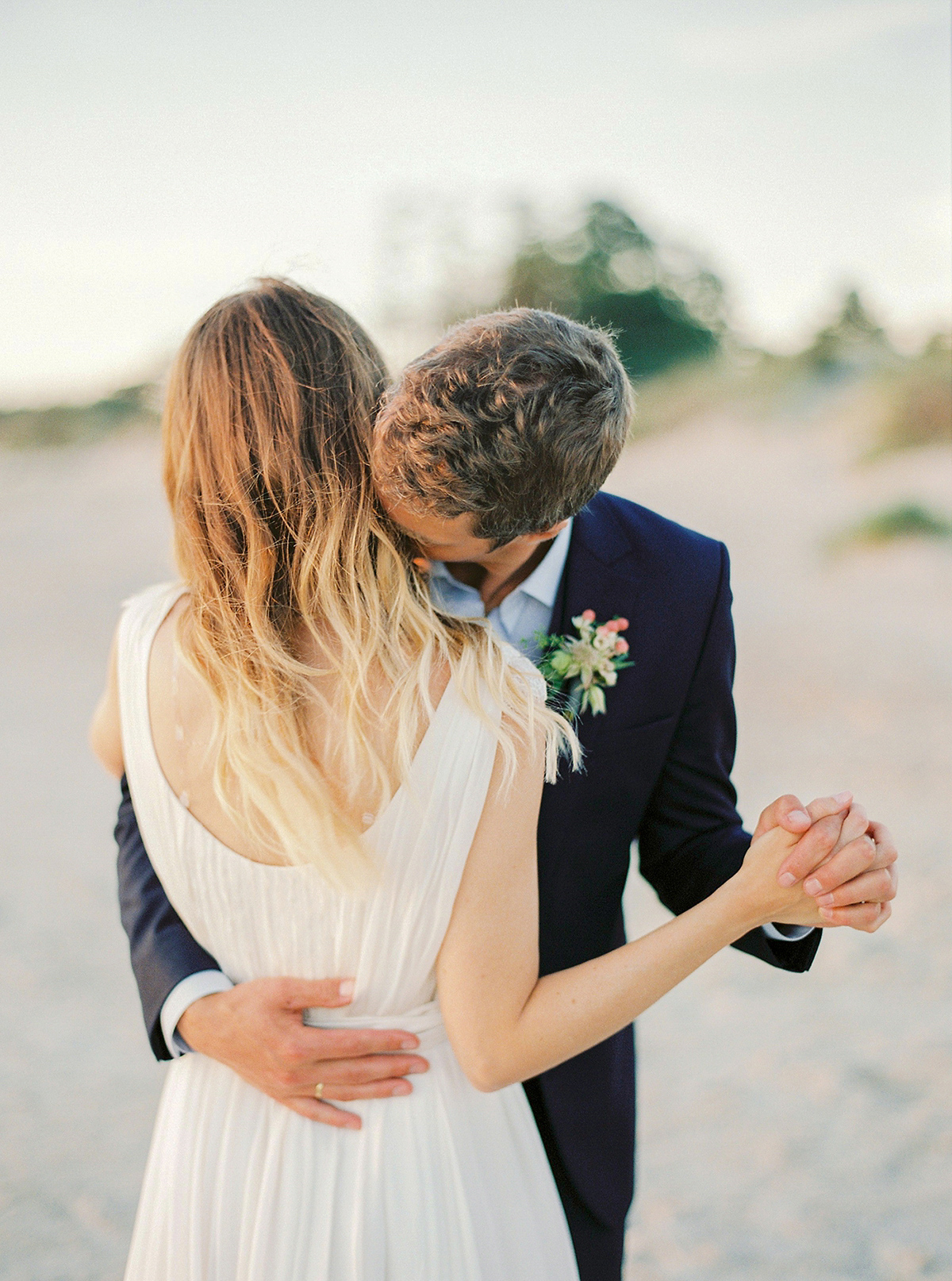 natural elegant barefoot bride latvia beach 41 1