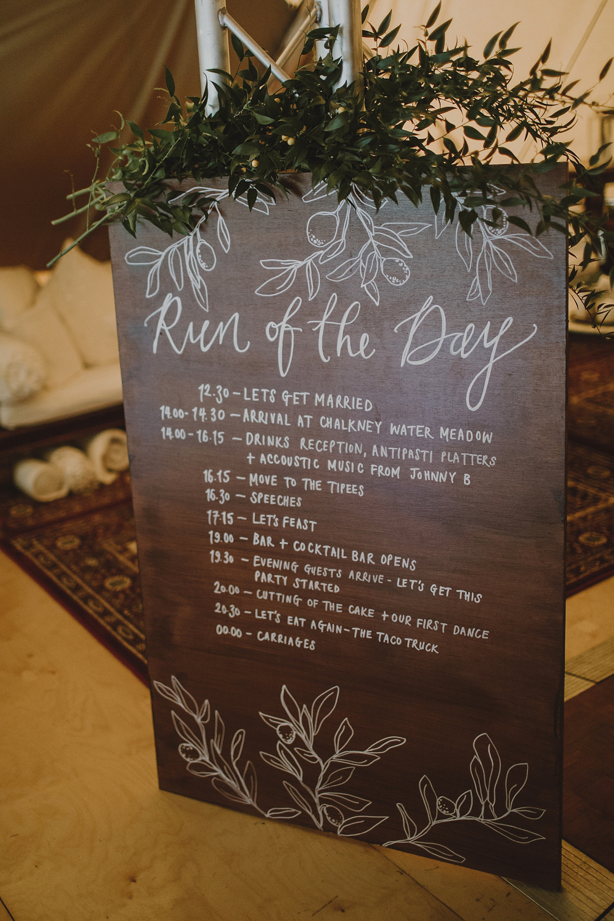 Toria wore a Rue de Seine gown for her natural, organic, Kinfolk inspired and bohemian wedding. Photography by Kat Hill. Toria wore a Rue de Seine gown for her natural, organic, Kinfolk inspired and bohemian wedding. Photography by Kat Hill.