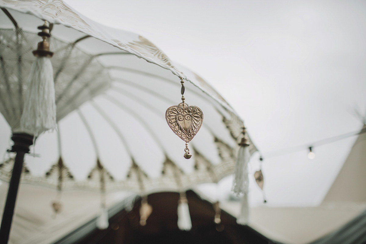 Toria wore a Rue de Seine gown for her natural, organic, Kinfolk inspired and bohemian wedding. Photography by Kat Hill. Toria wore a Rue de Seine gown for her natural, organic, Kinfolk inspired and bohemian wedding. Photography by Kat Hill.