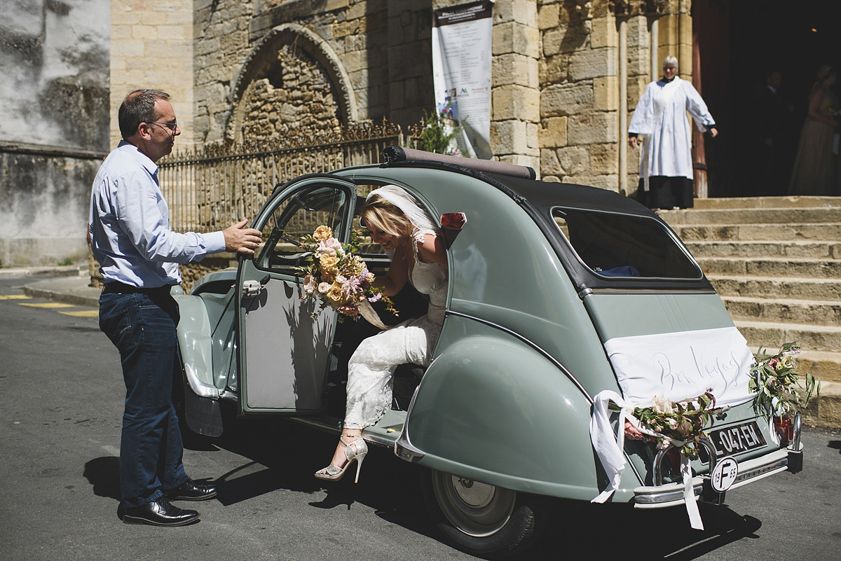 Helaina and Dan had an English country garden-meets French boho chic wedding at Chateau La Durantie in The Dordogne. Photography by Rik Pennington.