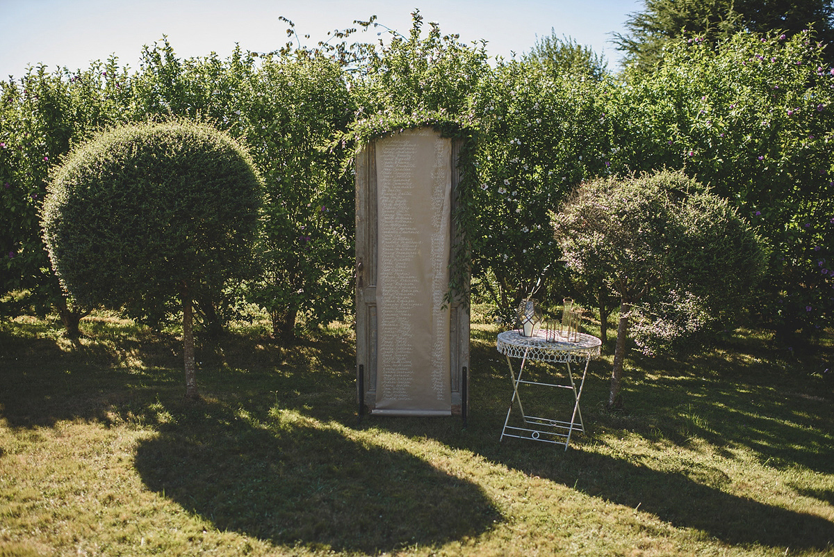 Helaina and Dan had an English country garden-meets French boho chic wedding at Chateau La Durantie in The Dordogne. Photography by Rik Pennington.