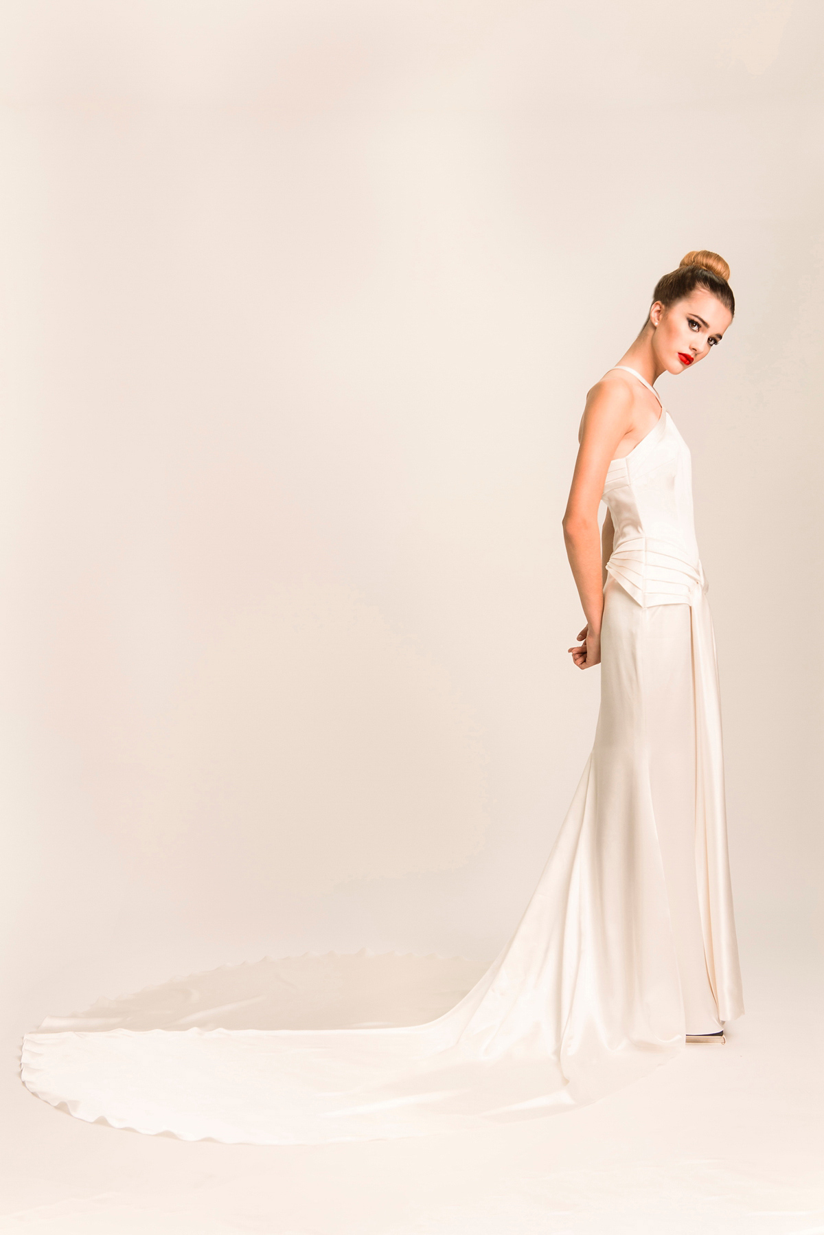 Adelais London offer a small collection of vintage Hollywood glamour inspired bridal fashion for the modern bride.