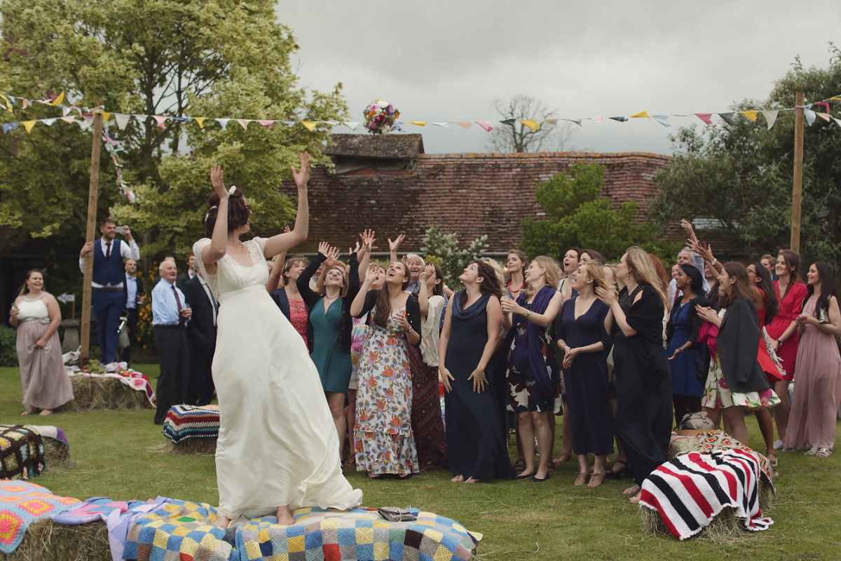 Laure de Sagazan colourful barn wedding 28 1