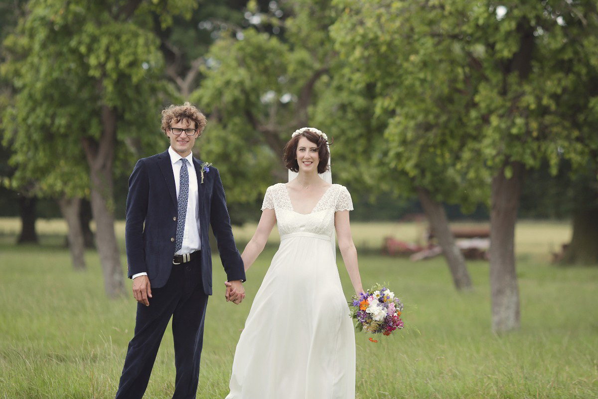 Laure de Sagazan colourful barn wedding 57 1