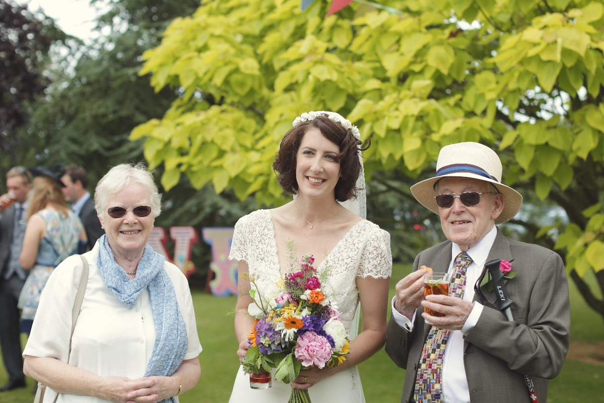 Laure de Sagazan colourful barn wedding 61 1