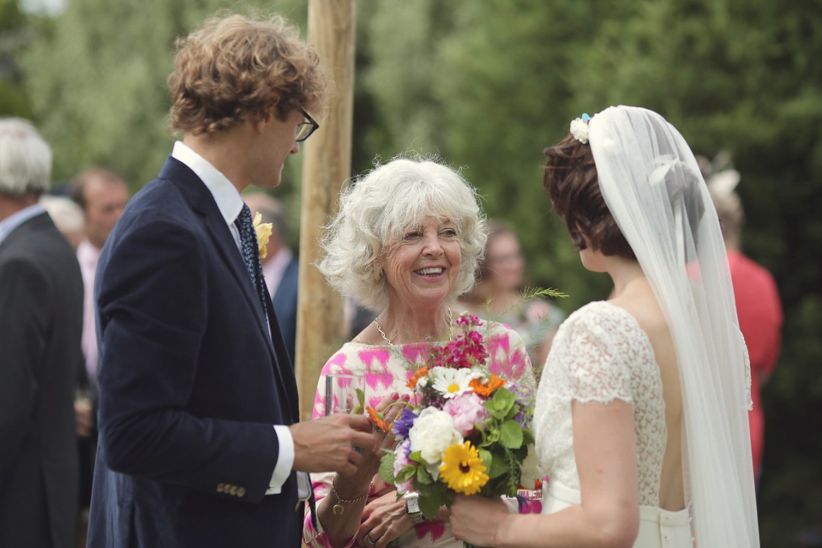 Laure de Sagazan colourful barn wedding 64 1