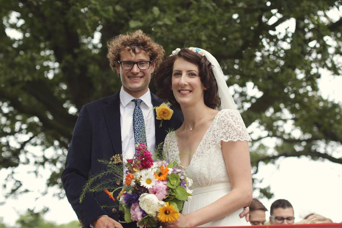 Laure de Sagazan colourful barn wedding 75 1