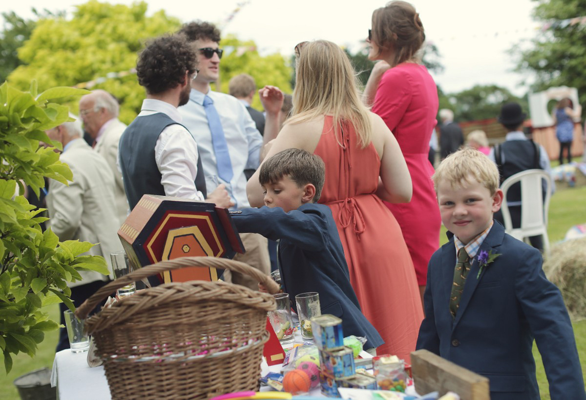 Laure de Sagazan colourful barn wedding 8 1