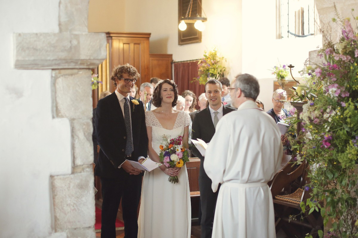 Laure de Sagazan colourful barn wedding 91 1