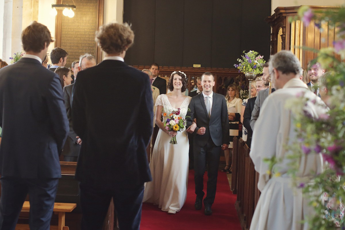 Laure de Sagazan colourful barn wedding 92 1