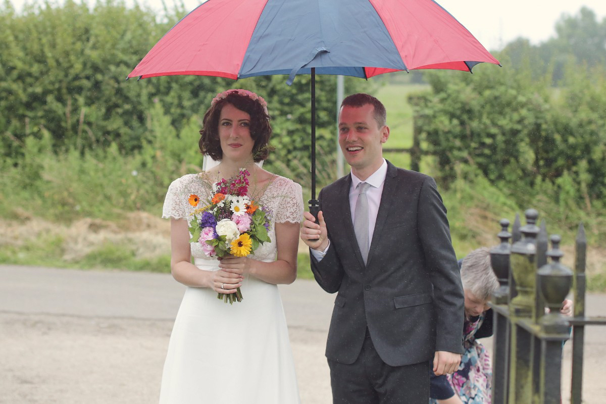 Laure de Sagazan colourful barn wedding 95 1