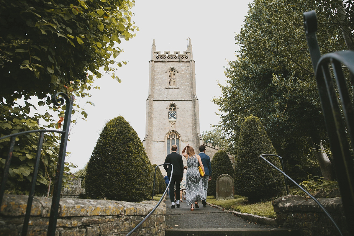 colourful relaxed somerset summer wedding 17 1