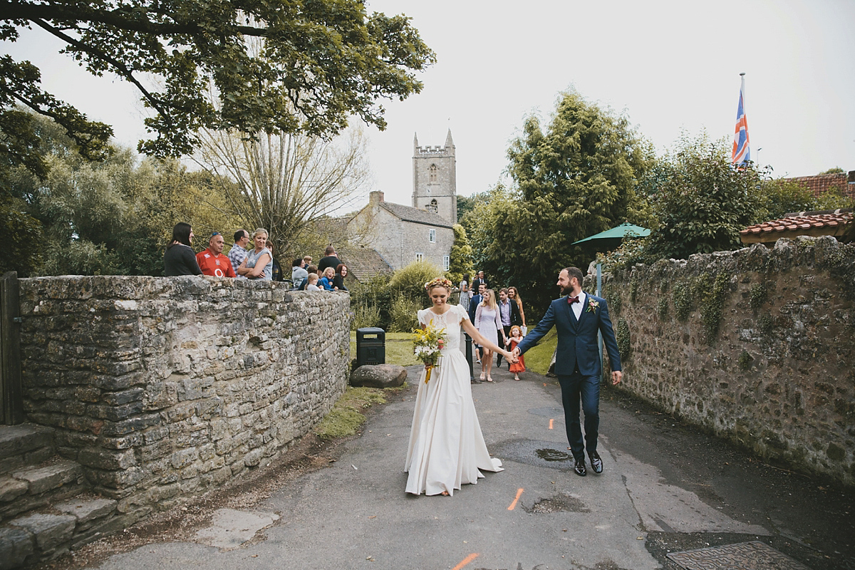 colourful relaxed somerset summer wedding 39 1