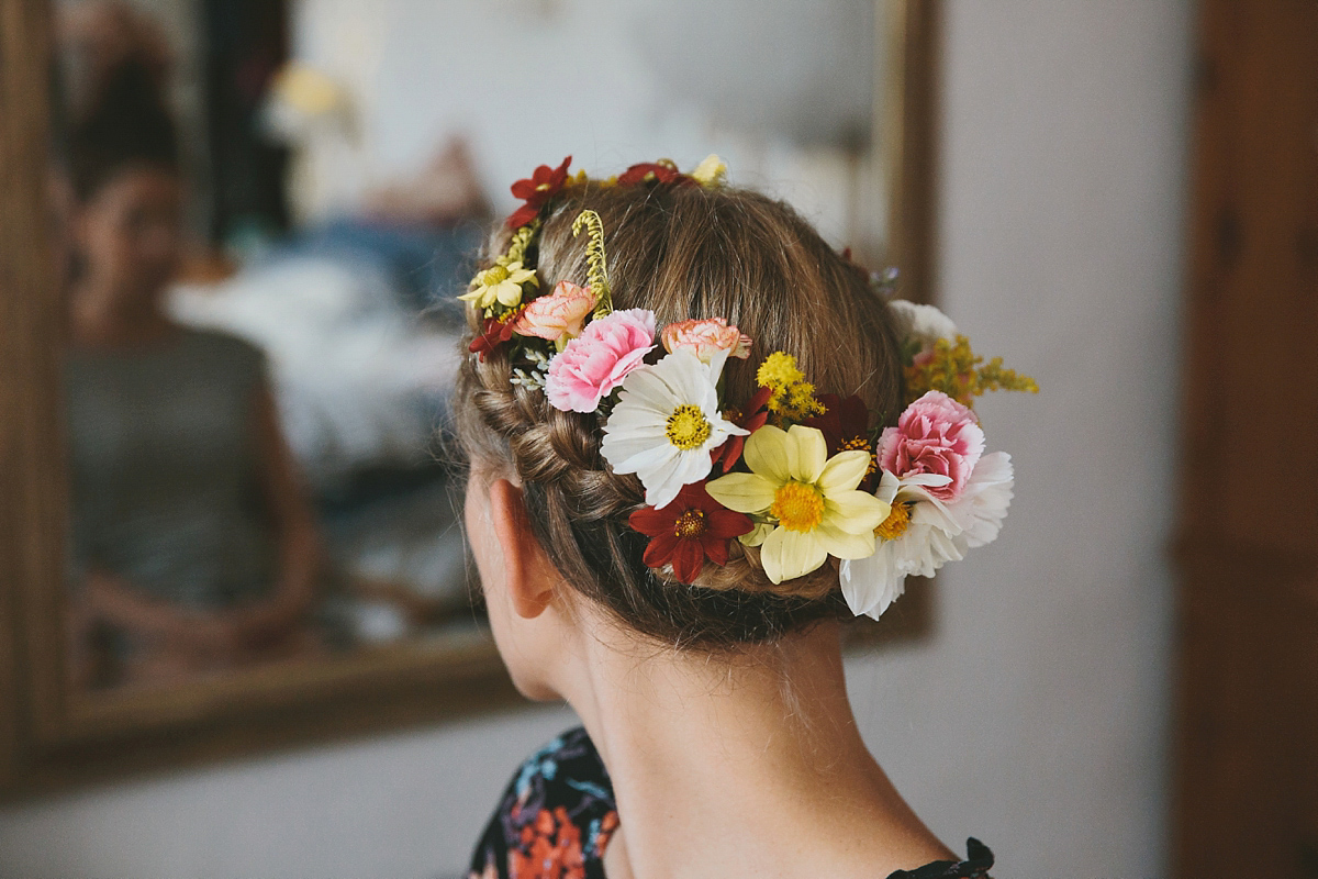 colourful relaxed somerset summer wedding 4 1