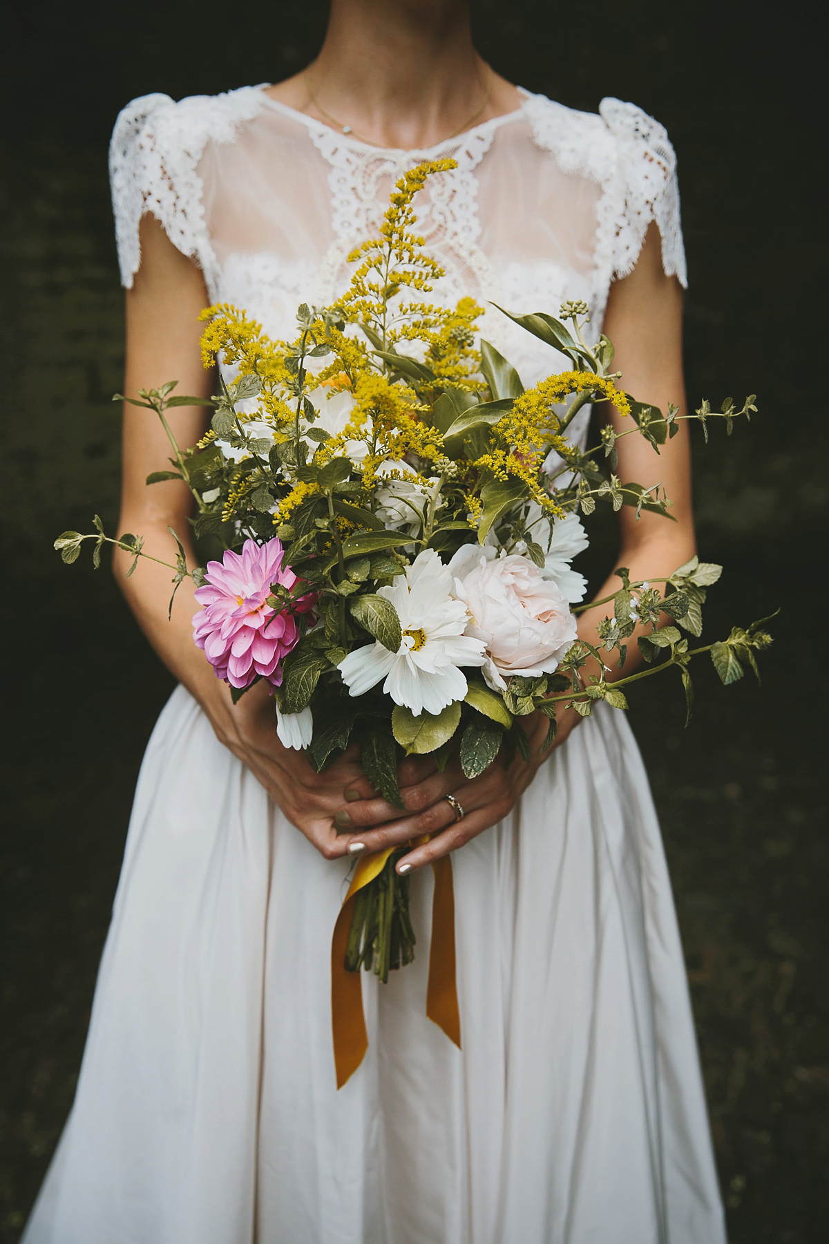 colourful relaxed somerset summer wedding 53 1