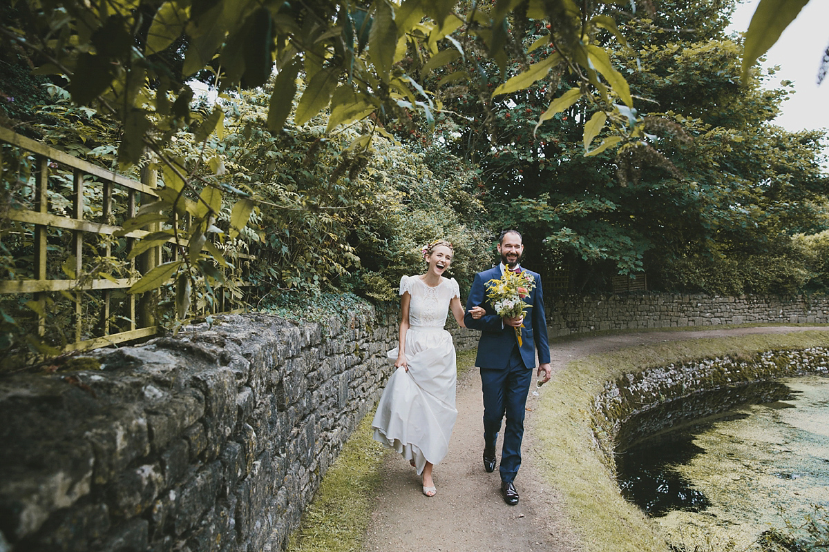 colourful relaxed somerset summer wedding 55 1