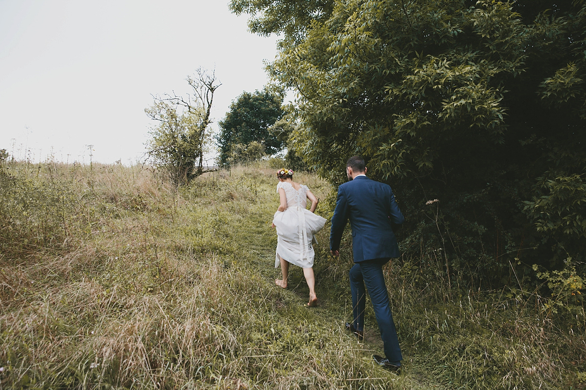 colourful relaxed somerset summer wedding 56 1