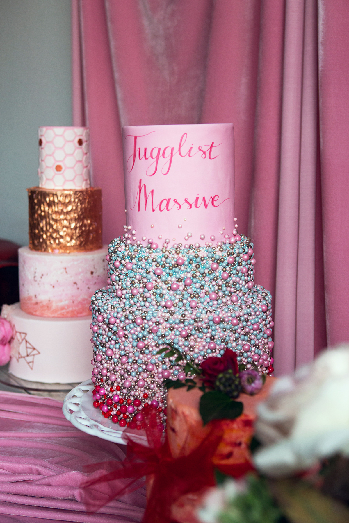 jugglist massive wedding cake