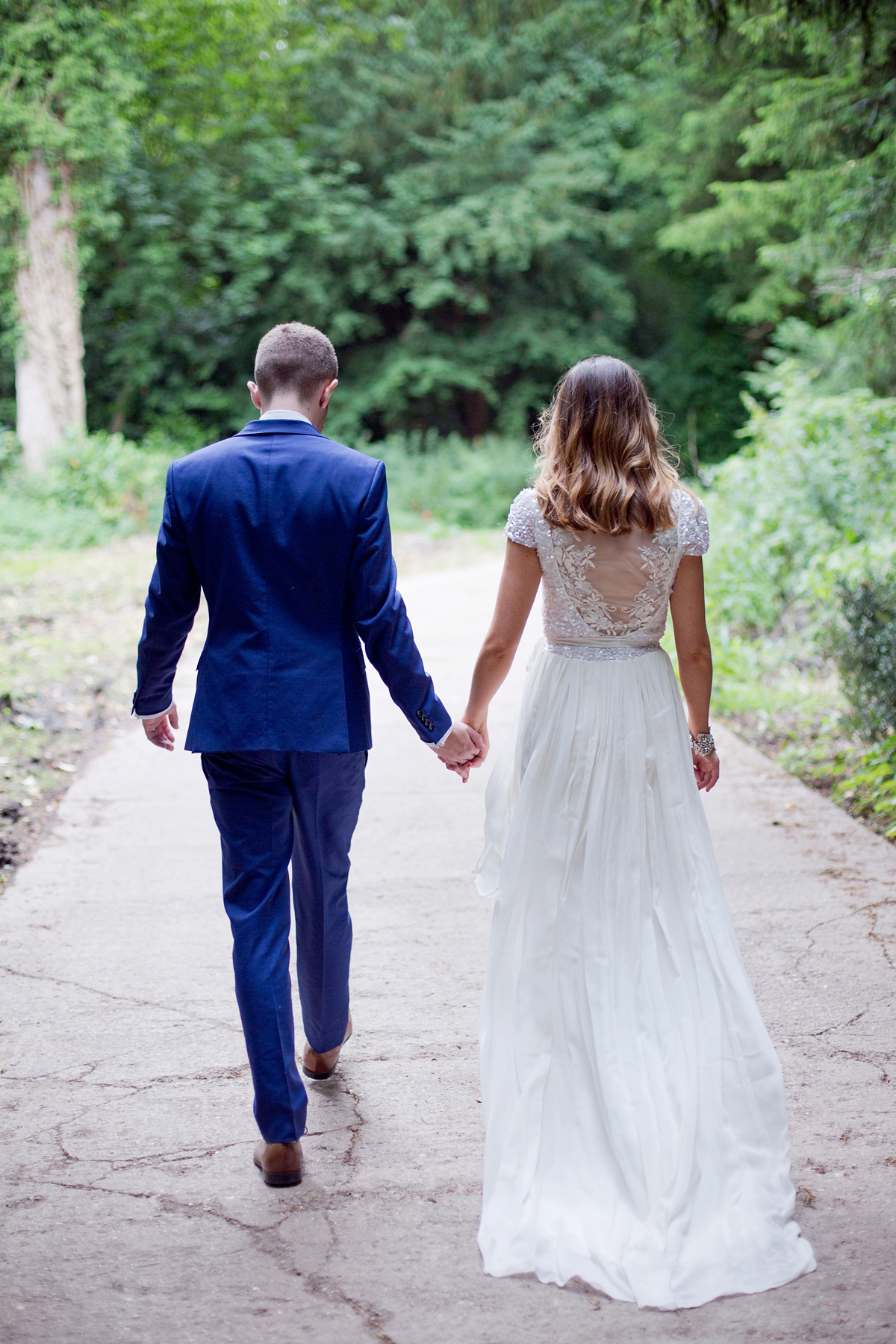 karen willis holmes sequin dress Karen Willis Holmes Sequin Glamour for a Modern Summer Barn Wedding