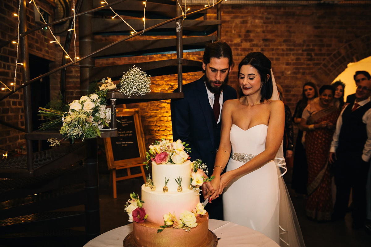 martina liana bride shoreditch studios winter wedding 7 1